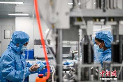 探访高原上的“生命防线” 西藏首次自产医用口罩的背后强音，从车间到网商的零售新图景